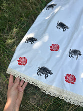 Load image into Gallery viewer, Boar Petticoat