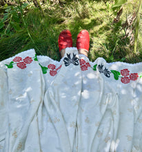 Load image into Gallery viewer, Roses and Bows Petticoat
