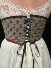 Load image into Gallery viewer, Tapestry Cincher
