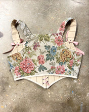 Load image into Gallery viewer, 42” Tapestry Garden Stays
