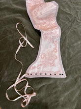 Load image into Gallery viewer, Avocado Dyed Antique Linen Cincher

