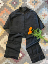 Load image into Gallery viewer, Antique Mourning Capelet
