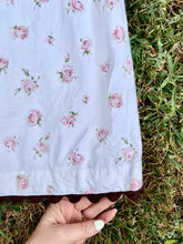 Load image into Gallery viewer, Many Roses Petticoat
